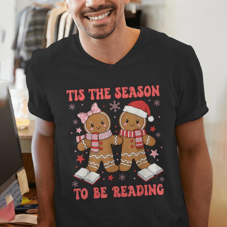 Tis The Season Reading Christmas Shirt Book Lovers Teacher Men's V-Neck T-Shirt