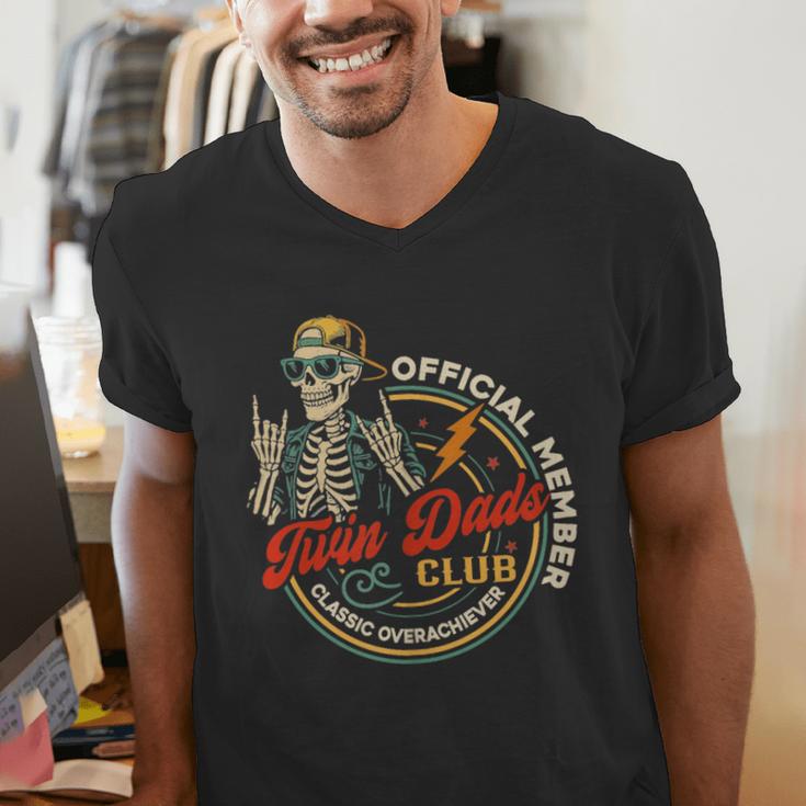 Twin Dad Club Dad Of Twins Skeleton Father's Day Men's V-Neck T-Shirt
