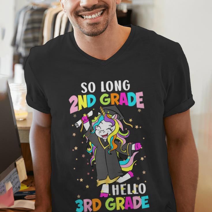 Unicorn So Long 2nd Grade Hello 3rd Grade Graduation Men's V-Neck T-Shirt