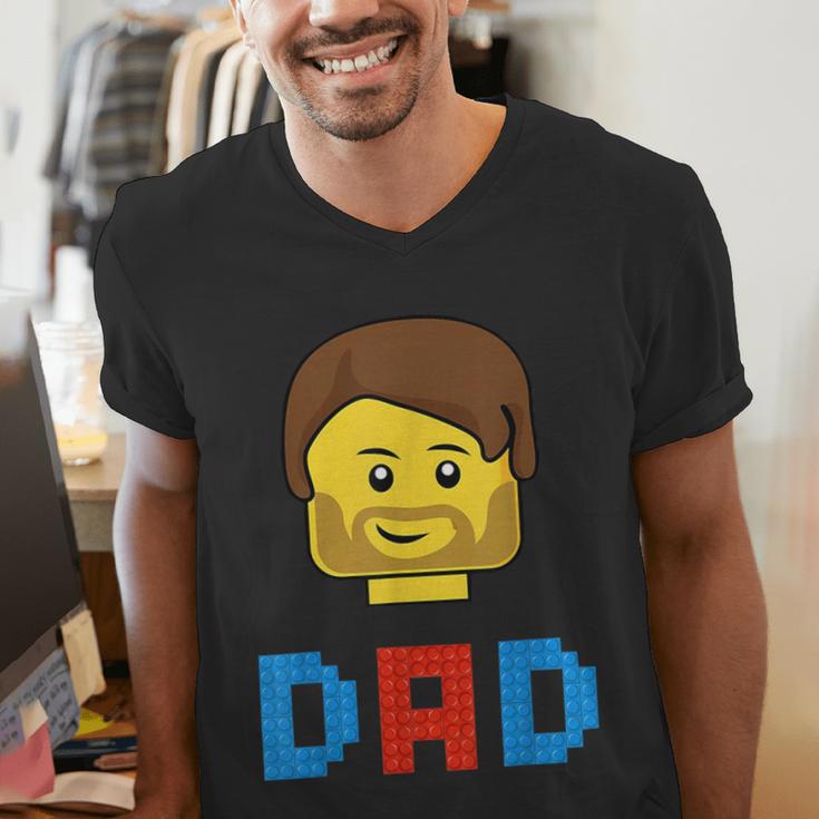 Unique Family Dad Master Builder Building Bricks Blocks Men's V-Neck T-Shirt