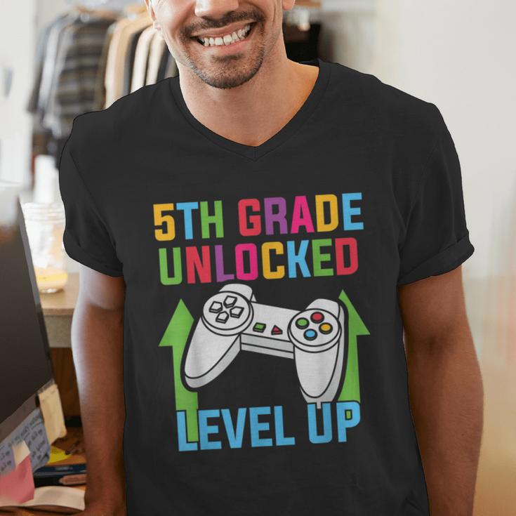 VIDEO GAMER Graduation Student Teacher Last Day School Kids Men's V-Neck T-Shirt