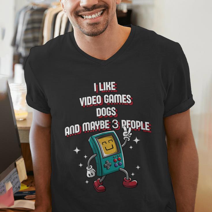 I Like Video Games Dogs And Maybe 3 People Gamer Introvert Men's V-Neck T-Shirt