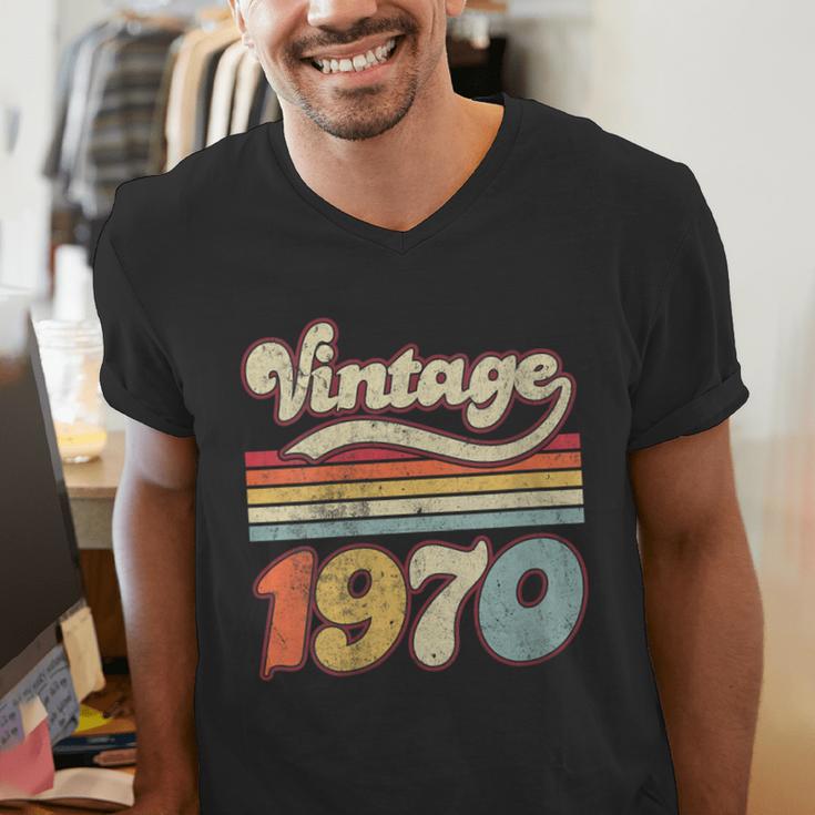 Vintage 1970 Birthday Retro Style 70's Born Nostalgia Outfit Men's V-Neck T-Shirt