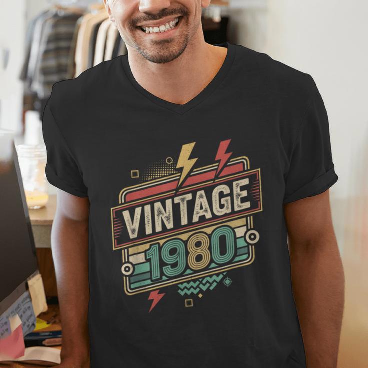 Vintage 1980 Retro Badge Decade Nostalgia Graphic Emblem Men's V-Neck T-Shirt