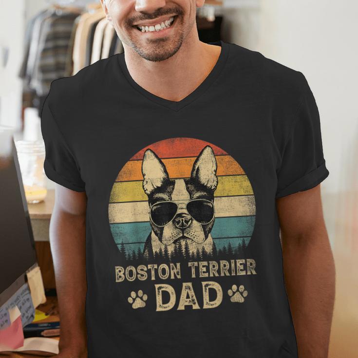 Vintage Boston Terrier Dad Dog Lovers Father's Day Tee Men's V-Neck T-Shirt Vintage Boston Terrier Dad Dog Lovers Father's Day Tee Men's V-Neck T-Shirt