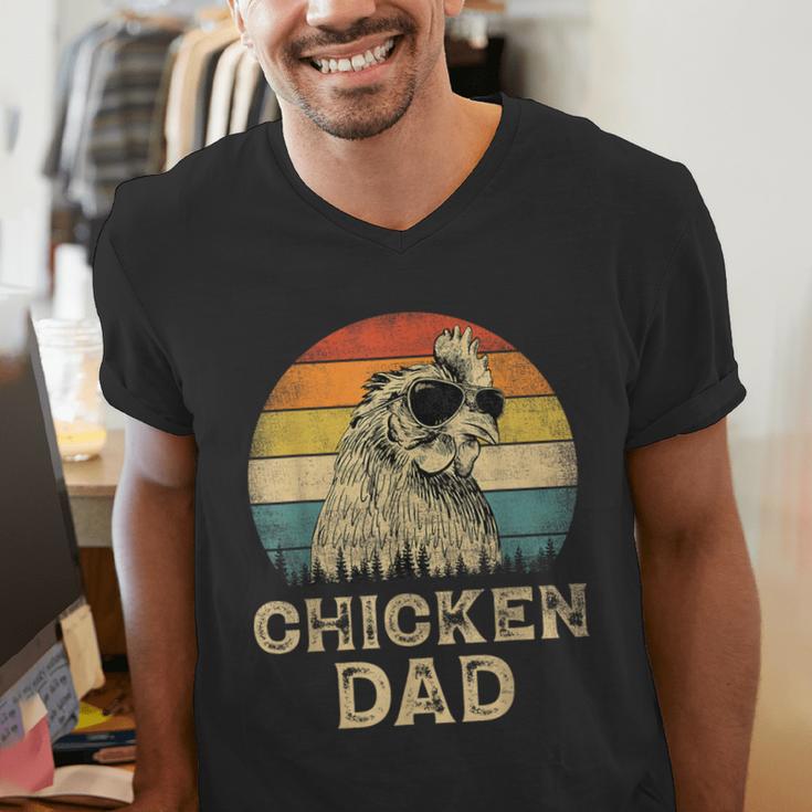 Vintage Chicken Dad Chicken Lovers Daddy Father's Day Men's V-Neck T-Shirt Vintage Chicken Dad Chicken Lovers Daddy Father's Day Men's V-Neck T-Shirt
