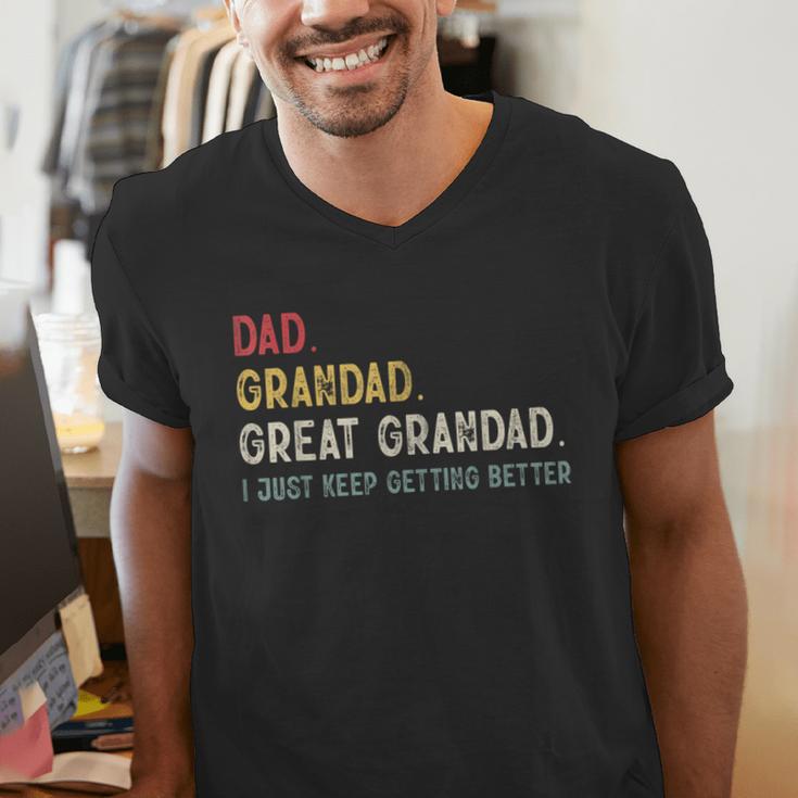 Vintage Dad Grandad Great Grandad i Just Keep Getting Better Men's V-Neck T-Shirt