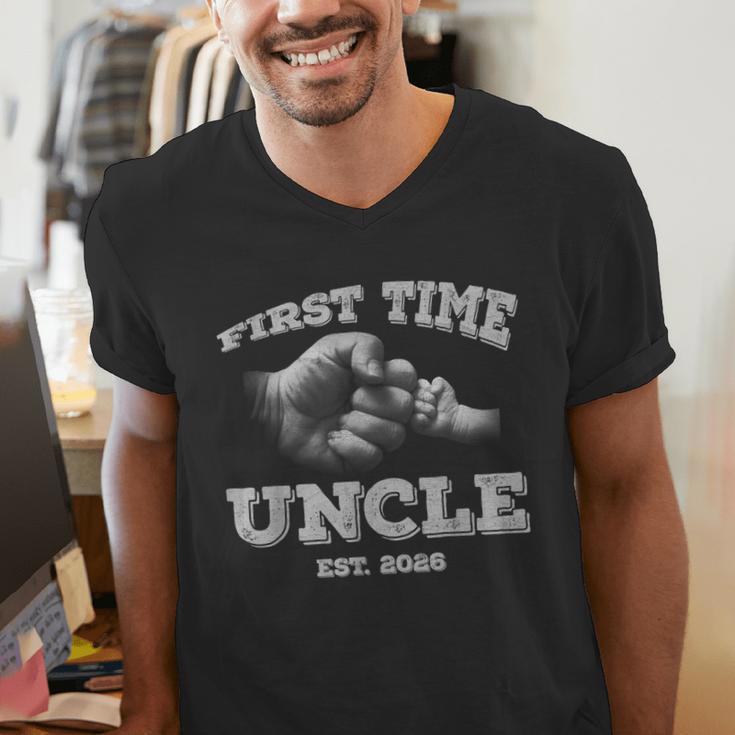 Vintage First Time Uncle 2026 Hand Dad Baby Father's Day Men's V-Neck T-Shirt