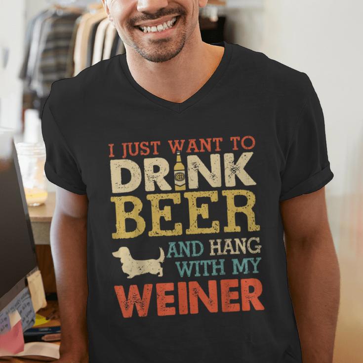 Weiner Dachshund Dad Drink Beer Hang With Dog Vintage Men's V-Neck T-Shirt