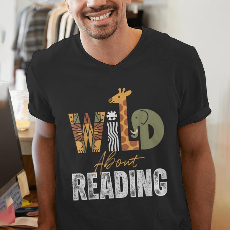 Wild About Reading Books Animal Theme Bookworm Library Day Men's V-Neck T-Shirt
