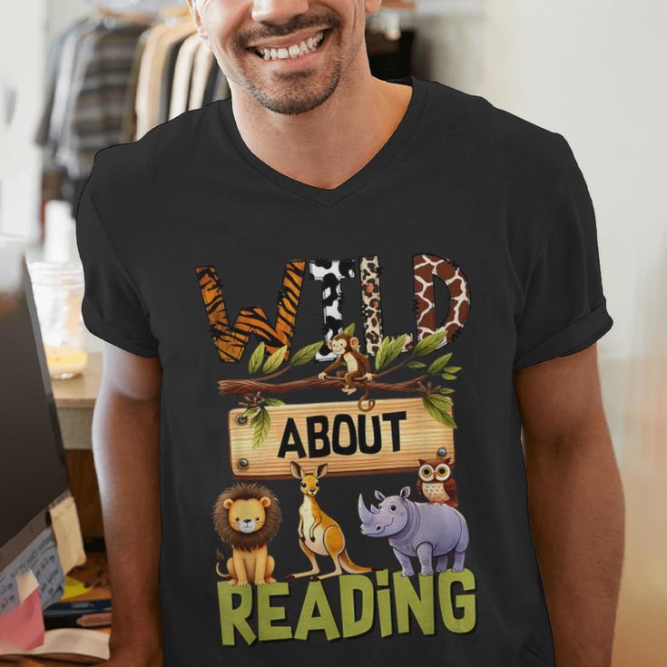 Wild About Reading Reading Books And Bookworm Library Day Men's V-Neck T-Shirt