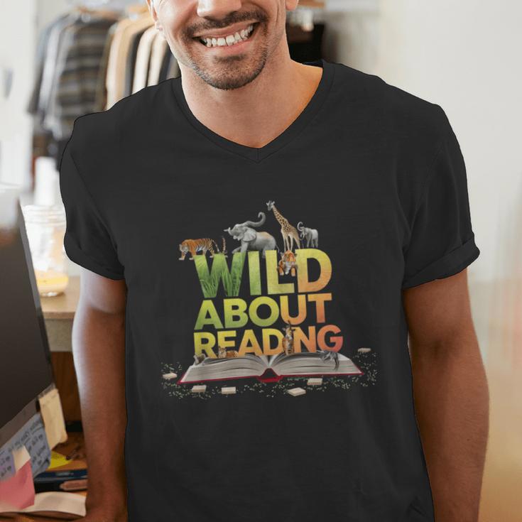 Wild About Reading Books Lovers Novelty Bookworm Library Day Men's V-Neck T-Shirt