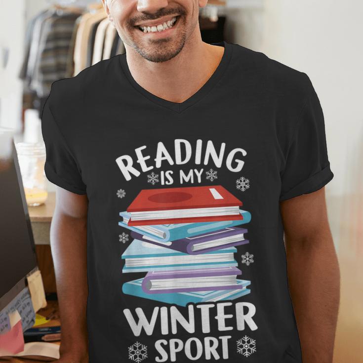 Winter Reading Book Bookworm Winter Men's V-Neck T-Shirt