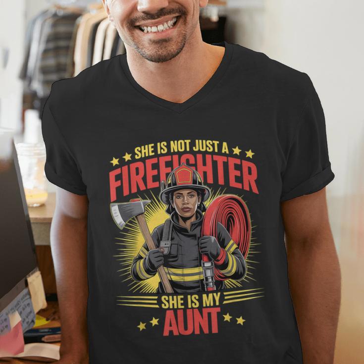 Woman Firefighter Aunt TiTi Auntie Black Graduation Men's V-Neck T-Shirt