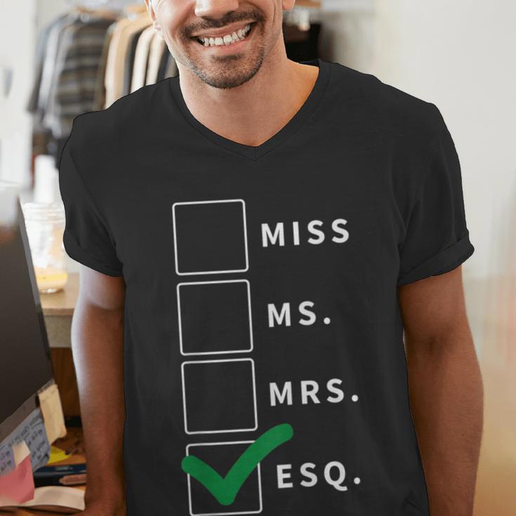 Woman Law School Lawyer Graduation Attorney Men's V-Neck T-Shirt
