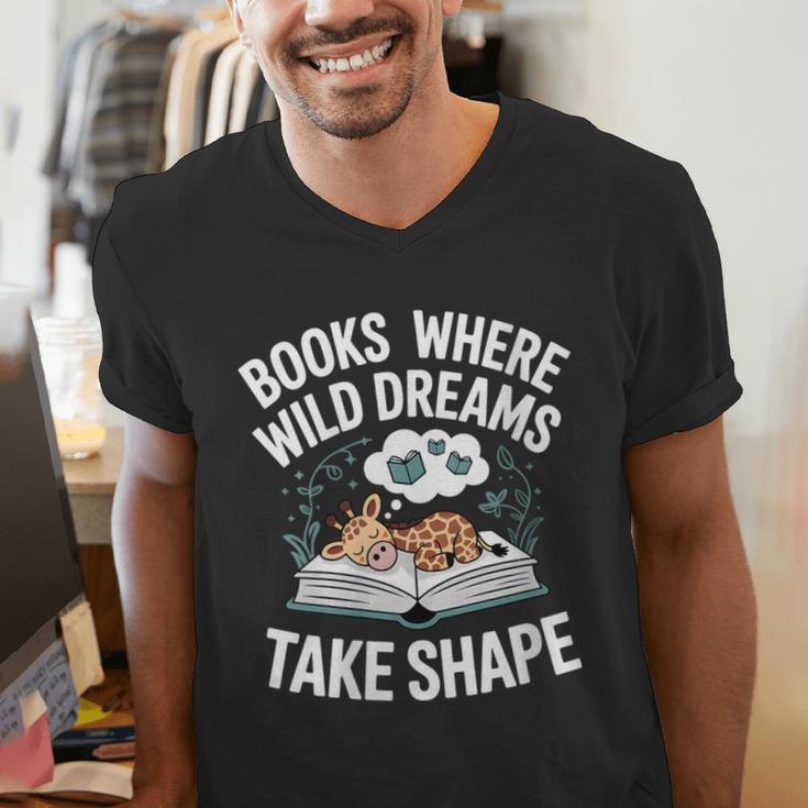 Women's Wild Dreams Reading Giraffe Book Reader Zoo Animals Kids Men's V-Neck T-Shirt