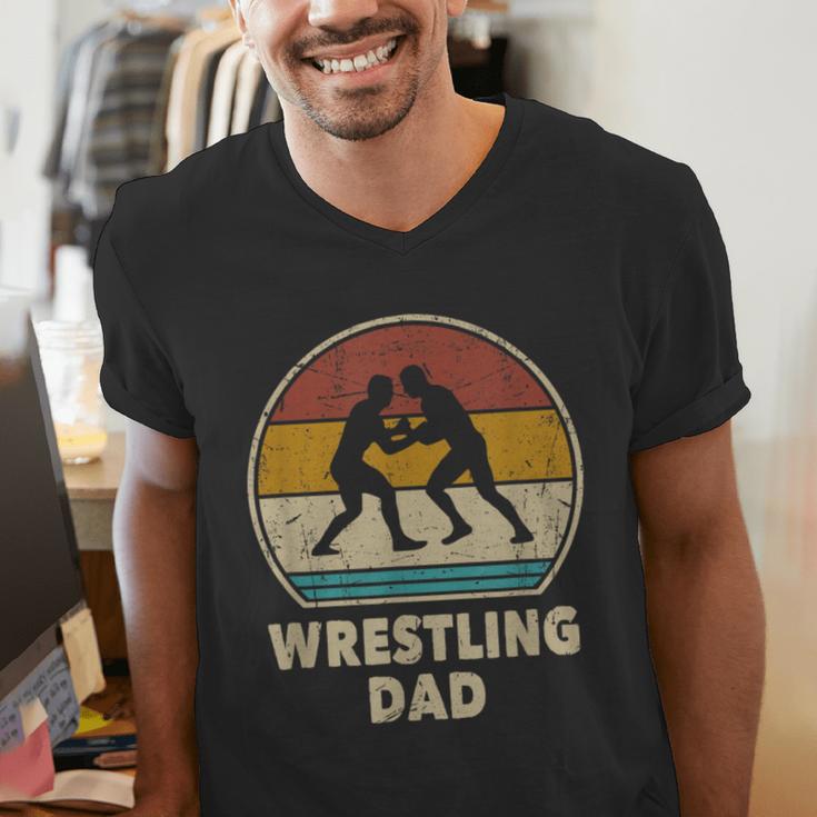 Wrestling Dad Vintage Wrestling Retro Wrestling Lover Men's V-Neck T-Shirt
