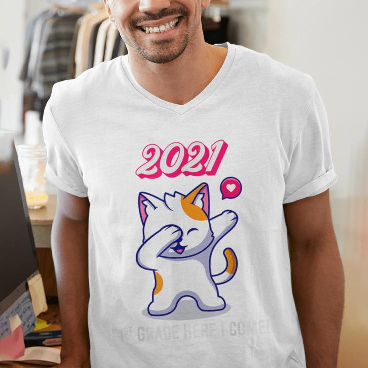 2021 Kindergarden Graduation Celebration Dapping Cat For Men Women Kids Men's V-Neck T-Shirt