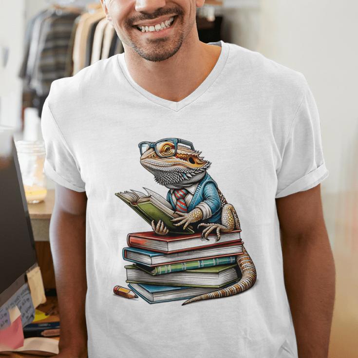 Bearded Dragon Reading Books Matching Bookworm Librarian Men's V-Neck T-Shirt