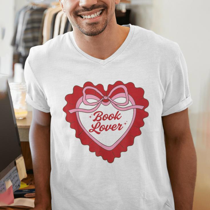 Book Lover Men's V-Neck T-Shirt