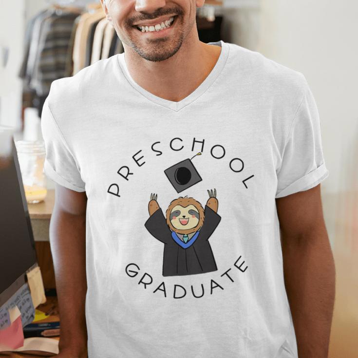 Boys Girls Preschool Graduate Sloth Graduation Cap Men's V-Neck T-Shirt