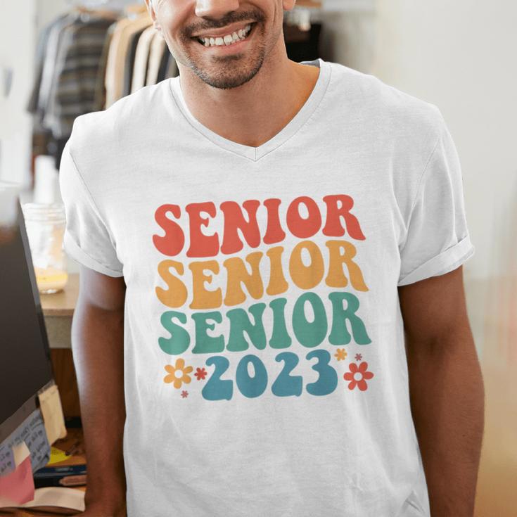 Class Of 2023 Senior 2023 Graduation Retro Seniors Men's V-Neck T-Shirt