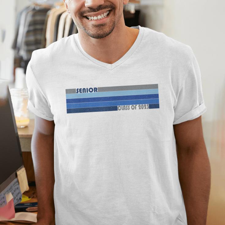 Class Of 2023 Senior Retro 2023 Grad Graduate Graduation Men's V-Neck T-Shirt