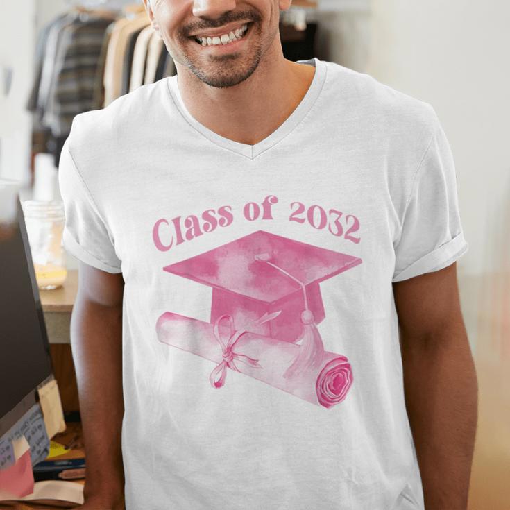 Class Of 2032 Senior 2032 Back To School 2032 Graduation Cap Men's V-Neck T-Shirt