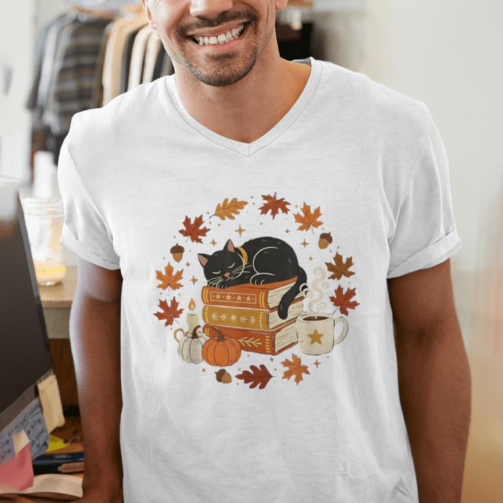 Cute Cat Fall In Love With Reading Book Cat Lover Librarian Men's V-Neck T-Shirt