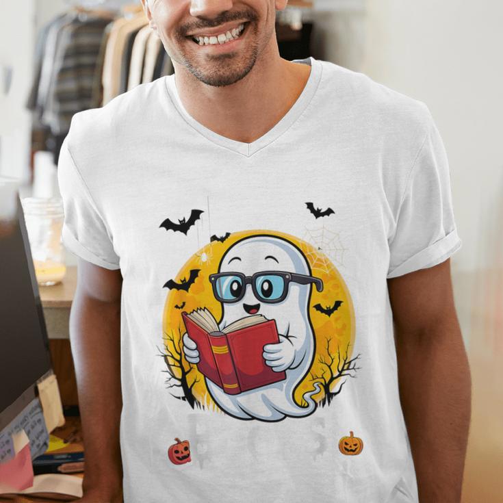 Cute Ghost Reading Book Retro Halloween Librarian Men's V-Neck T-Shirt