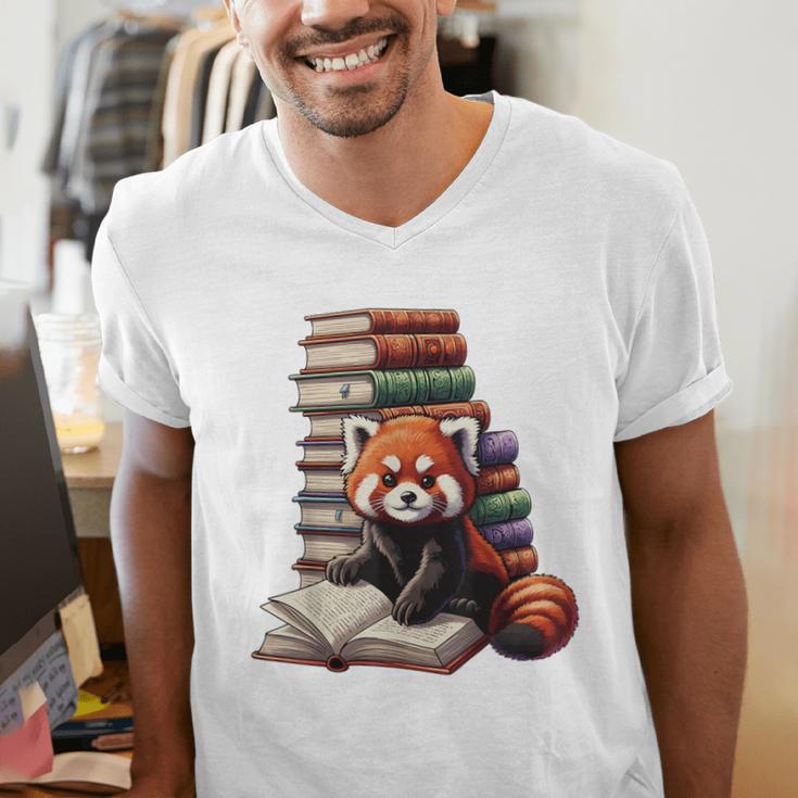 Cute Red Panda Reading Book Animal Bookworm Men's V-Neck T-Shirt