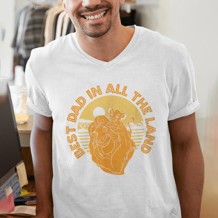 Disney The Lion King Father's Day Best Dad In All The Land Men's V-Neck T-Shirt