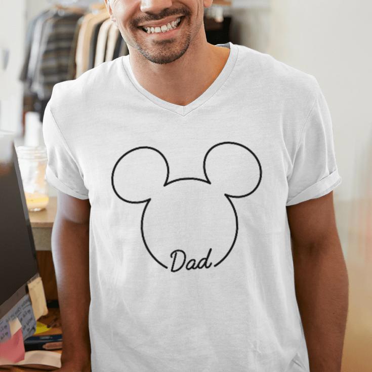 Disney Mickey And Friends Dad Mickey Art Line Pocket Logo Men's V-Neck T-Shirt