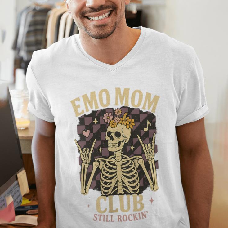 Emo Mom Club Still Rockin Skeleton Nostalgia Women Mother Men's V-Neck T-Shirt