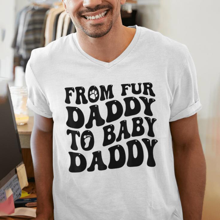 From Fur Daddy To Baby Daddy Dog Pregnancy Dad Men Men's V-Neck T-Shirt