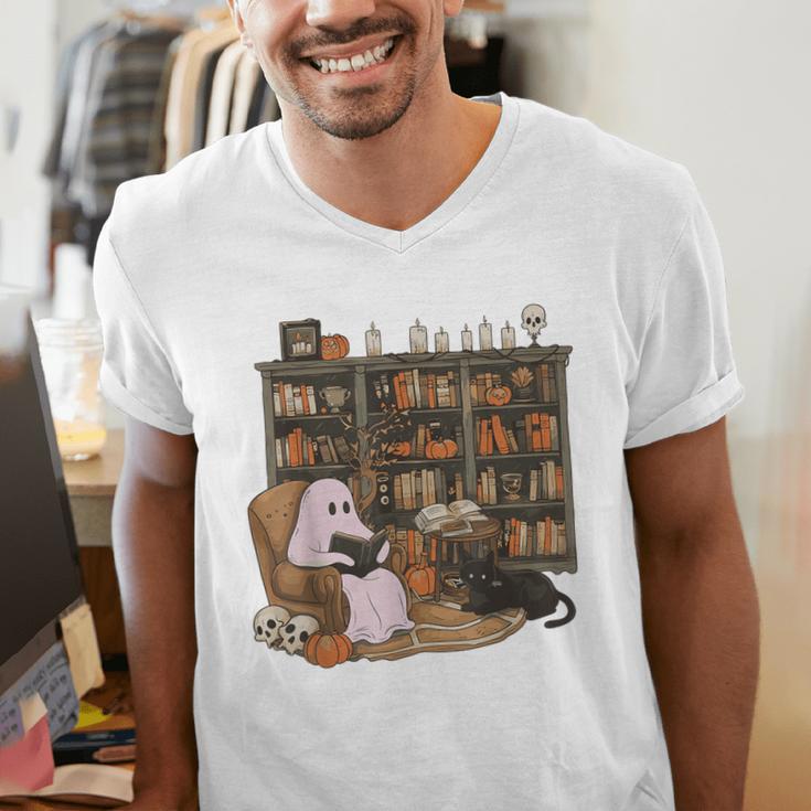 Ghost Reading Book Cat Lover Halloween Reading Enthusiast Men's V-Neck T-Shirt Ghost Reading Book Cat Lover Halloween Reading Enthusiast Men's V-Neck T-Shirt