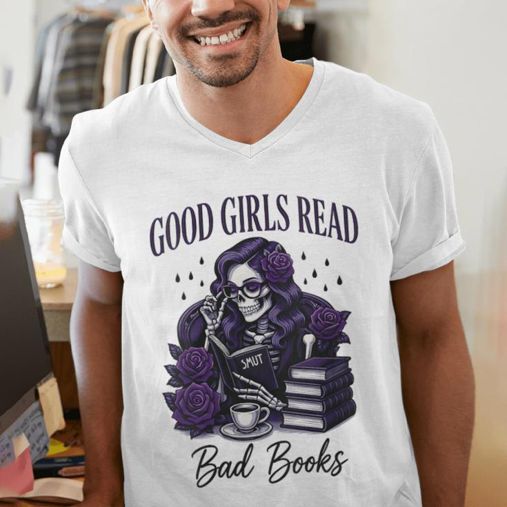 Good Girls Read Bad Books Sarcastic Skeleton Goth Skull Men's V-Neck T-Shirt