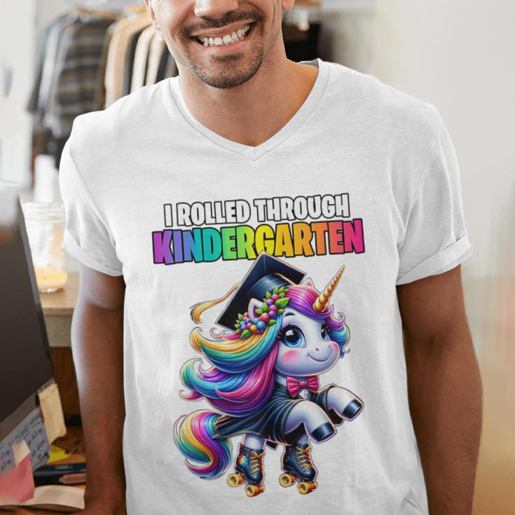 Graduation Kindergarten Unicorn Roller Skate Girls Grad Men's V-Neck T-Shirt