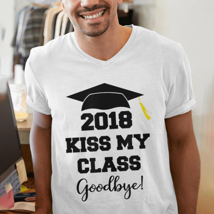 GraduationShirt Kiss My Class 2018 Goodbye Men's V-Neck T-Shirt