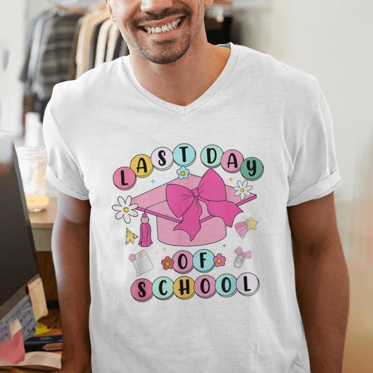 Happy Last Day Of School Coquette Bow Graduation Girls Kids Men's V-Neck T-Shirt