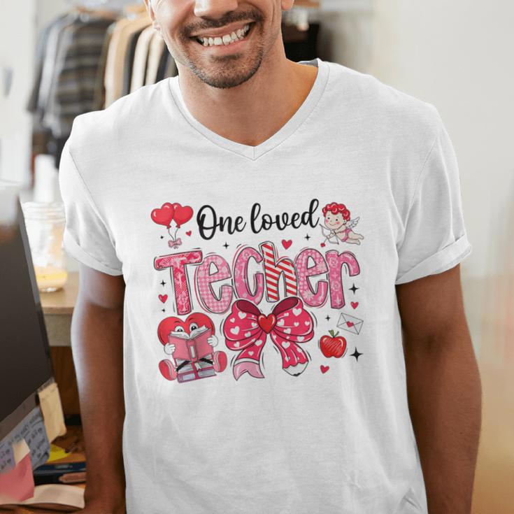 HUGvyn One Loved Teacher Valentine Book Heart Reading Bow Men's V-Neck T-Shirt