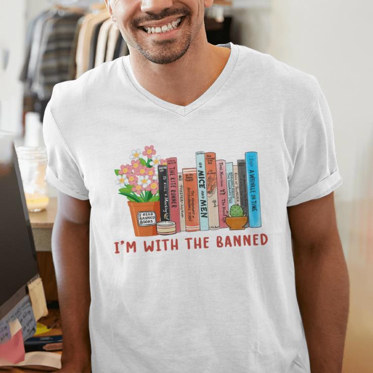 I'm With The Banned Books – Book Lover Librarian Reading Men's V-Neck T-Shirt