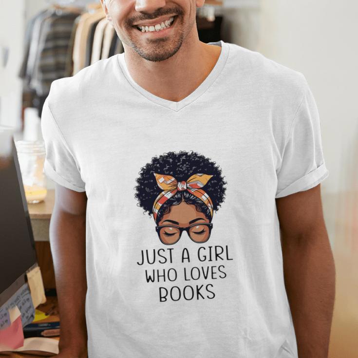 Just a Girl Who Loves Books Messy Bun Black Women Reading Men's V-Neck T-Shirt