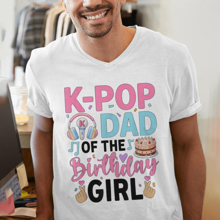 K-Pop Dad Of The Birthday Girl K Pop Birthday Party Men's V-Neck T-Shirt