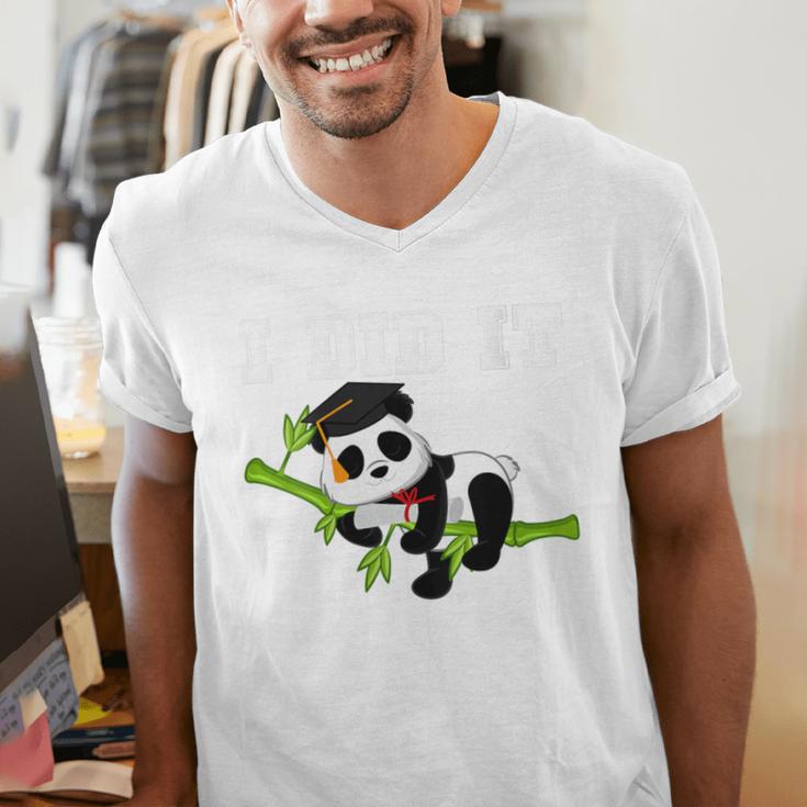 I Did It Kawaii Panda With Graduation Cap Diploma Men's V-Neck T-Shirt