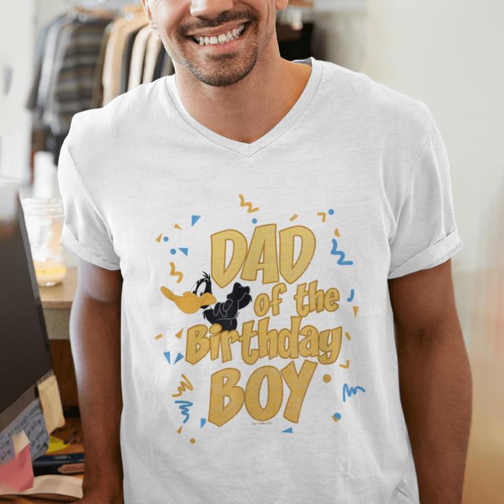 Looney Tunes Birthday Daffy Duck Dad Of The Birthday Boy Men's V-Neck T-Shirt