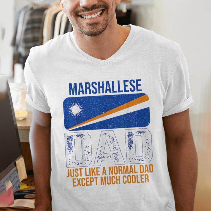 Marshallese Dad Marshall Islands Flag For Father's Day Men's V-Neck T-Shirt