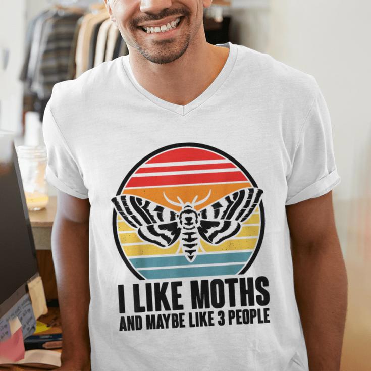 I Like Moths And Maybe 3 People Insect Moth Lovers Introvert Men's V-Neck T-Shirt