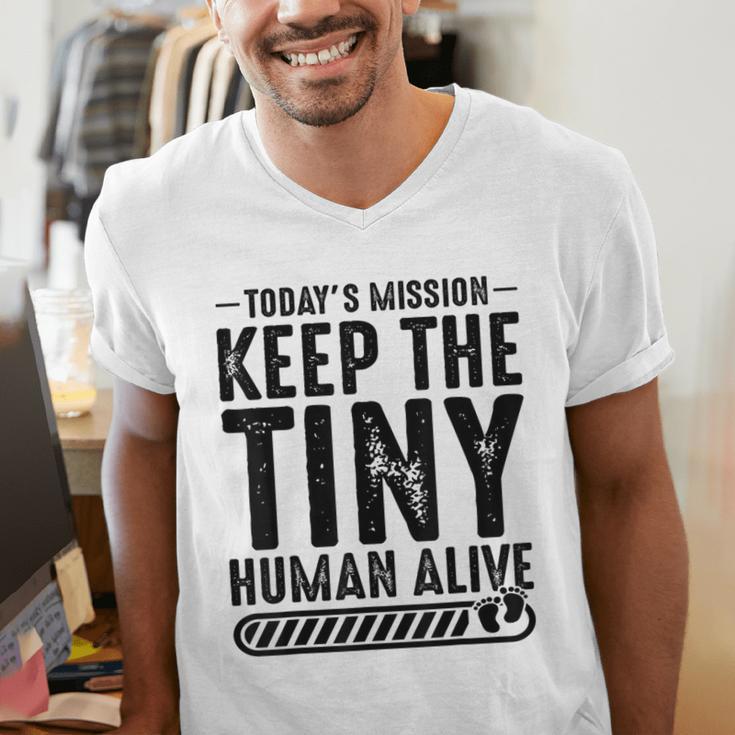 New Dad Est Keep Tiny Human Alive First Time Father's Day Men's V-Neck T-Shirt
