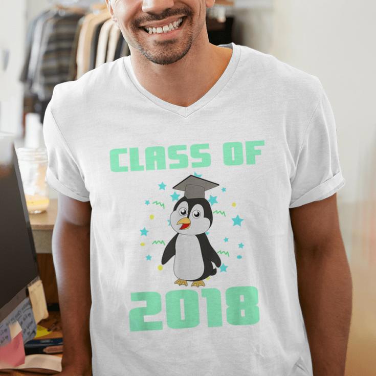 Pinguin Class 2018 Shirt Graduation Kids Graduate Men's V-Neck T-Shirt